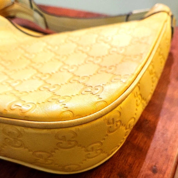 Authentic Gucci handbag - Picture 6 of 9